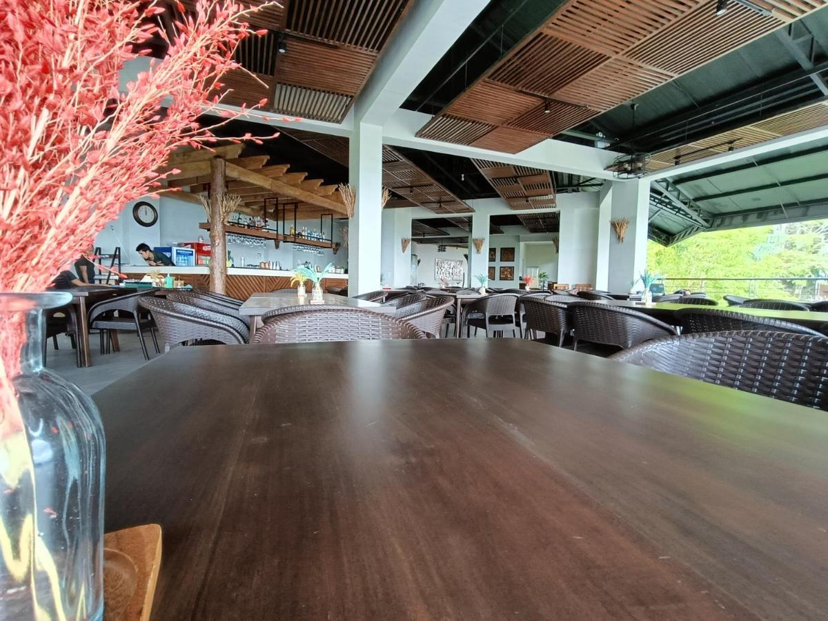 Mist Mountain Resort Powered By Cocotel セブ市 エクステリア 写真